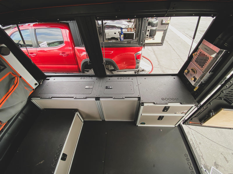 Alu-Cab Alu-Cabin Toyota Tundra 2007-2021 2nd and 2.5 Gen. - Middle Utility Module - 6'5" Bed